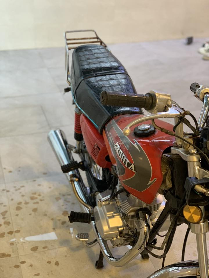 سلام عليكم من رخصة الأدمن 
دراجه ايراني (ارشه) للبيع نضيفة الدراجه محركها نضيف ما مفتوح الدراجه أوراق أصولي ….. للأستفسار ***********
