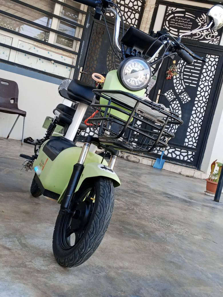 السلام عليكم دراجة حجم 14 للبيع فول مواصفات جديدة ما بيها اي عطل وما بيها اي شي مبدل بيها لايت عالي وإشارات يمنة يسرة وياها الشاحنة مالتهة وبصمة ومفتاح وكارت السعر 257وبيها مجال هذا رقمي واتساب ***********
