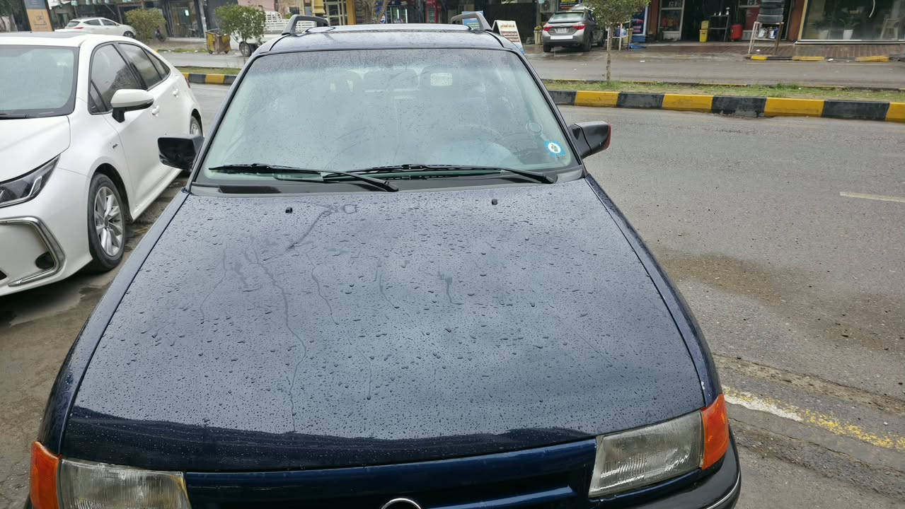 اوبل استرا
موديل ١٩٩٢ لون نيلي 
رقم كركوك دولي باسمي 
سياره حداديه كاملة 
كير محرك صدر شرط
 اذان محرك جديد 
 تخم تاير جديد
شاشه كامره حساسه 
سياره نضيفه وكامله عل اخر حبايه
اي نقص ما بيها بس دهن وبانزين ربع ماتصرف عليها 
***********
