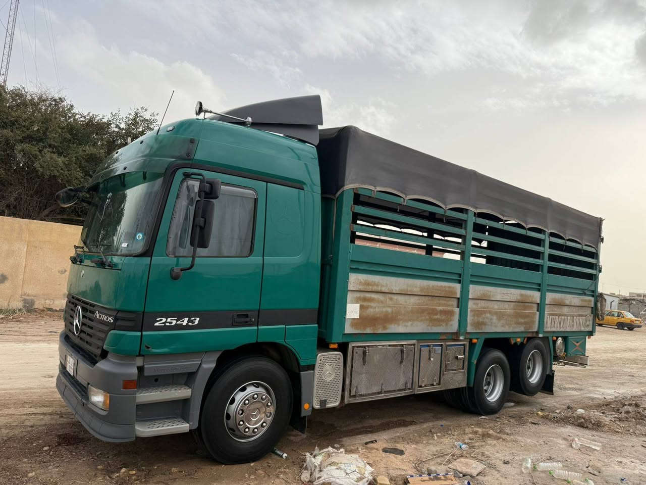 سلام عليكم البيع مديل ٢٠٠٣ اصل محرك ٤٣ جديد سياره عل وظع شريكه مكفوله كفاله عامه تخم تاير برجستون شرط تحويل تبريد تدفيه صوبه رجان المو شراي اليخابرني مكان سيار ميسان سعر ٣٣٠ رقم ***********
