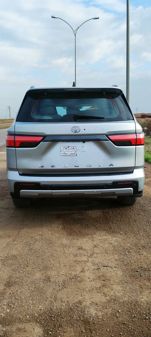 السلام عليكم 
لون 

سلفر 

Toyota 

Sequoia Limited  Hybrid

تويوتا - سيكويا لمتد هايبرد

* موديل٢٠٢٣

* المحرك : 3.5 ليتر ( 437 BHP )

* عدد اسطوانات : 6 ( سلندر )

تون تربو 
المواصفات :-

- مثبت السرعة

- مقاعد كهربائية 

- مقاعد جلد

- مقاعدمتصله 

- مقاعد تدفئة و تبريد

- بانوراما 

- عدد المقاعد 7

- الويل قياس 20 انج

- صندوق كهربائية

- نظام المكابح المانعة للانغلاق ABS

- نظام قفل العجلات

- أنوار LED أمامية

- كاميرا 360 درجة

دبل ثقيل وخفيف 

ماشية 37الف km

السيارة حادث خلفي بدون دواخل بدون ارباك 
السياره وارد امريكي 

- نظام مراقبة ضغط الإطارات

- ابل كار بلاي و توصيل بلوتوث

- نظام صوت بريميوم

للسعر  550
للمزيد من المعلوما

الاستفسار 
*********** سامراء, صلاح الدين
