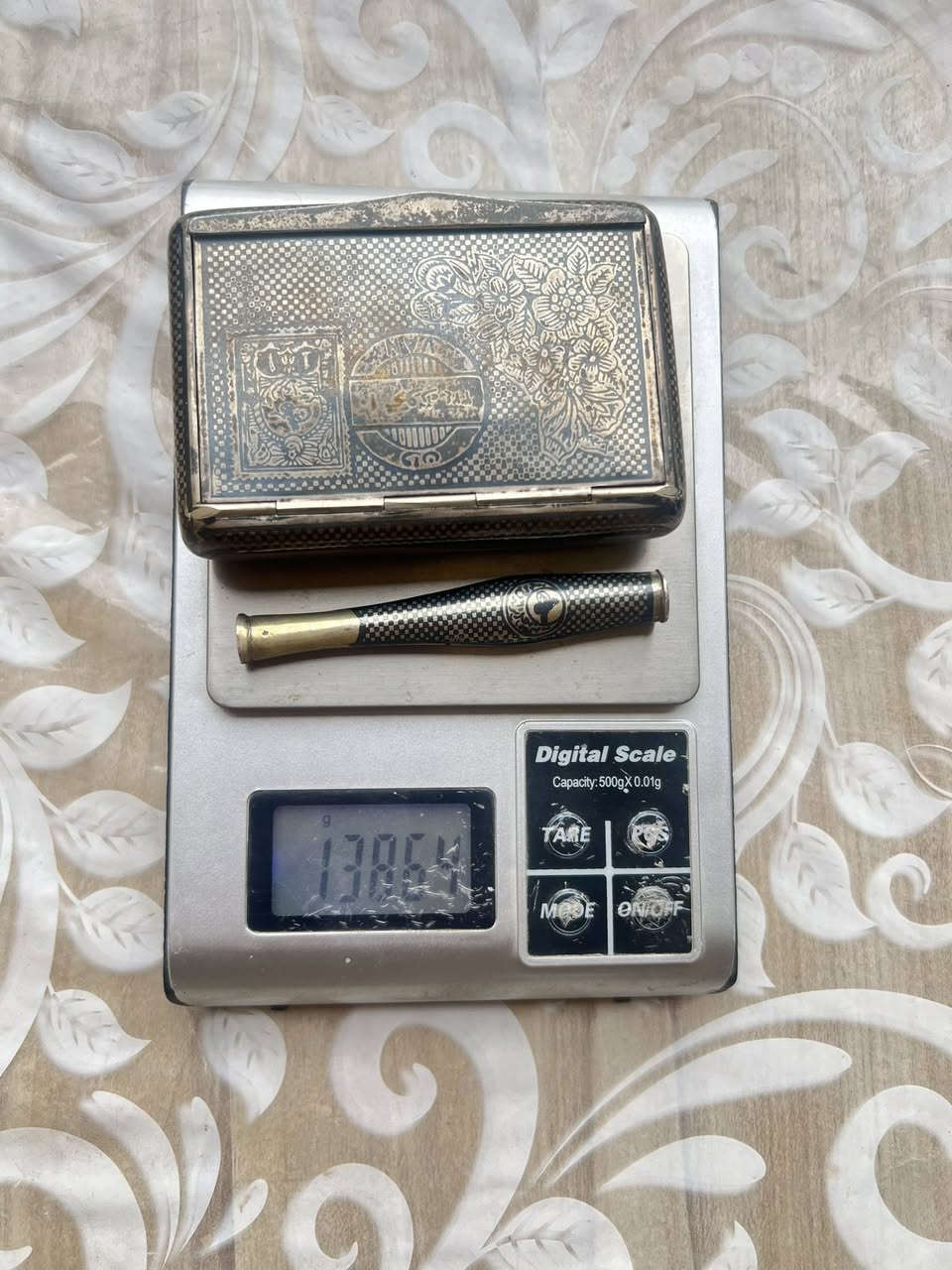 علبة سكائر وان عثماني قديم معه مشرب مختومه والوزن باين بل صوره لمعرفة سعر الغرام تواصل خاص


**إذا كنت صاحب هذا الإعلان وتريد حذفه لأي سبب، رجاءا أرسل رسالة إلى الدعم الفني**