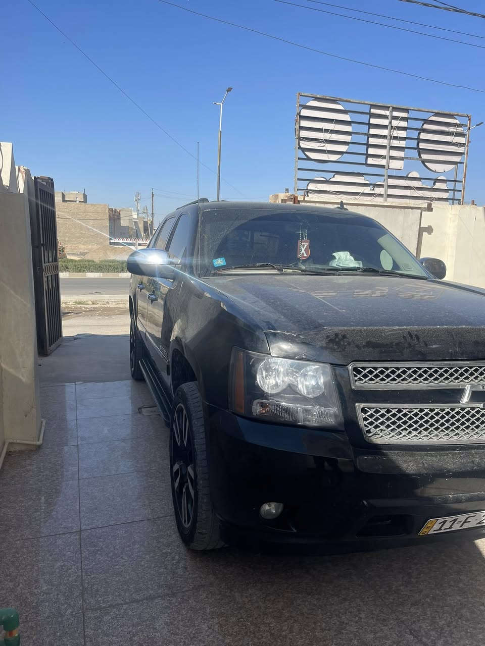 تاهو شوفر ليت 2009
وارد امريكي بدون ظرر
رقم بغداد بأسمي سنويه جديده
السياره صبغ حزام جماليه فقط
كير +محرك مكفولات 
بيه نواقص بصيطه 
 السعر ١٧٠(***********
