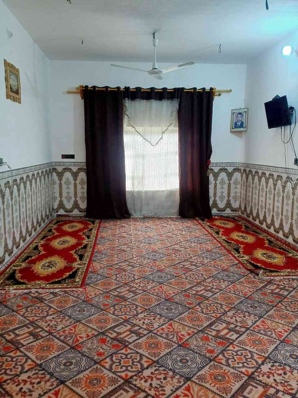 سلام عليكم  بيت للبيع طريق دغاره ديوانيه مجمع النسيب مساحه300متر ***********
بي واتساب
