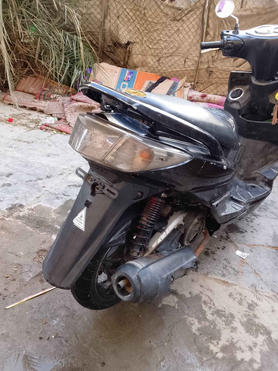 سكنز فحل للبيع بس اكلوبات الشاير محتركات مكينة ما مفتوحة سلف هندر شغال السعر ٥٠٠ وبيه مجال الطيبين المكان العبيدي قرب جامع الامام علي هاذرقمي***********
