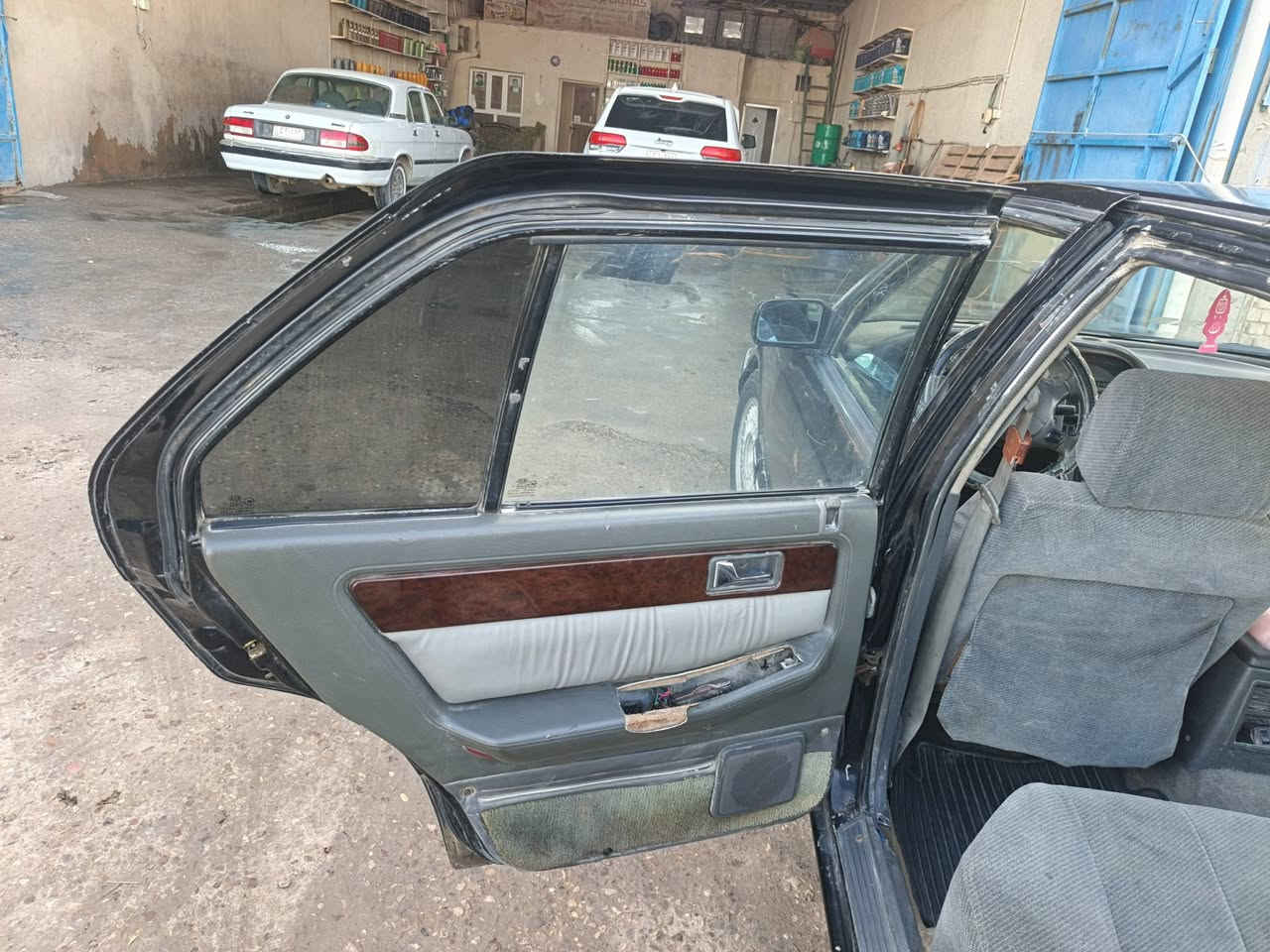 كيه بونتيشا مديل 95للبيع وترهم مراوس حسب القناعه رقم واسط مشروع وطني سنوية ٢٦مكينه ونجي ٦سلندر لاتنقيص ولا تبخير اترايك وين ما تريد مكان السياره ناصريه سعر المطلوب ٢٧وبيه مجال***********
