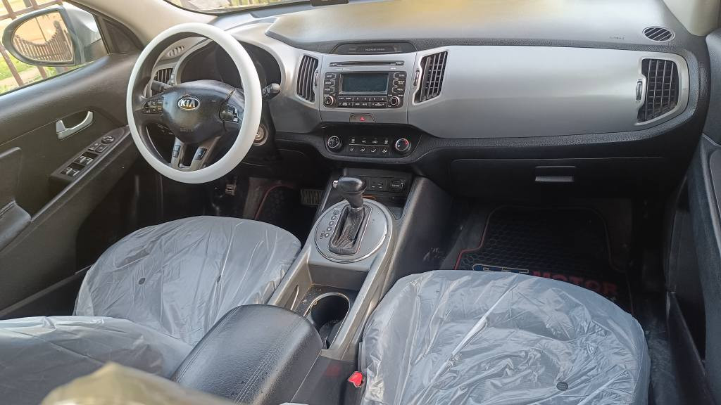 سبورتج مديل 2015 رقم قادسيه الماني 
مواصفات سياره ،،،تحكم استيرن جهتين
محرك 2400 GDl لابخار ولاتنقيص 
ويل كروم وسياره جاهزه مكينه كير تبريد حداديه 
وارد امريكي حادثه بنيد صبغ وبيه دور خلفي صبغ
السعر 140ورقه استفسار أكثر اتصال على الرقم *********** النجف, العراق
