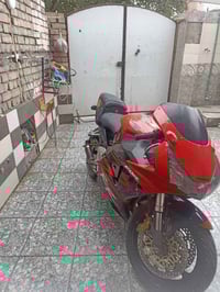 سيبي ار للبيع ٢٠٠٤ مكينه ٩٥٤ الدراجه مفتوحه مره قبل تلث اسابيع مكينته ...