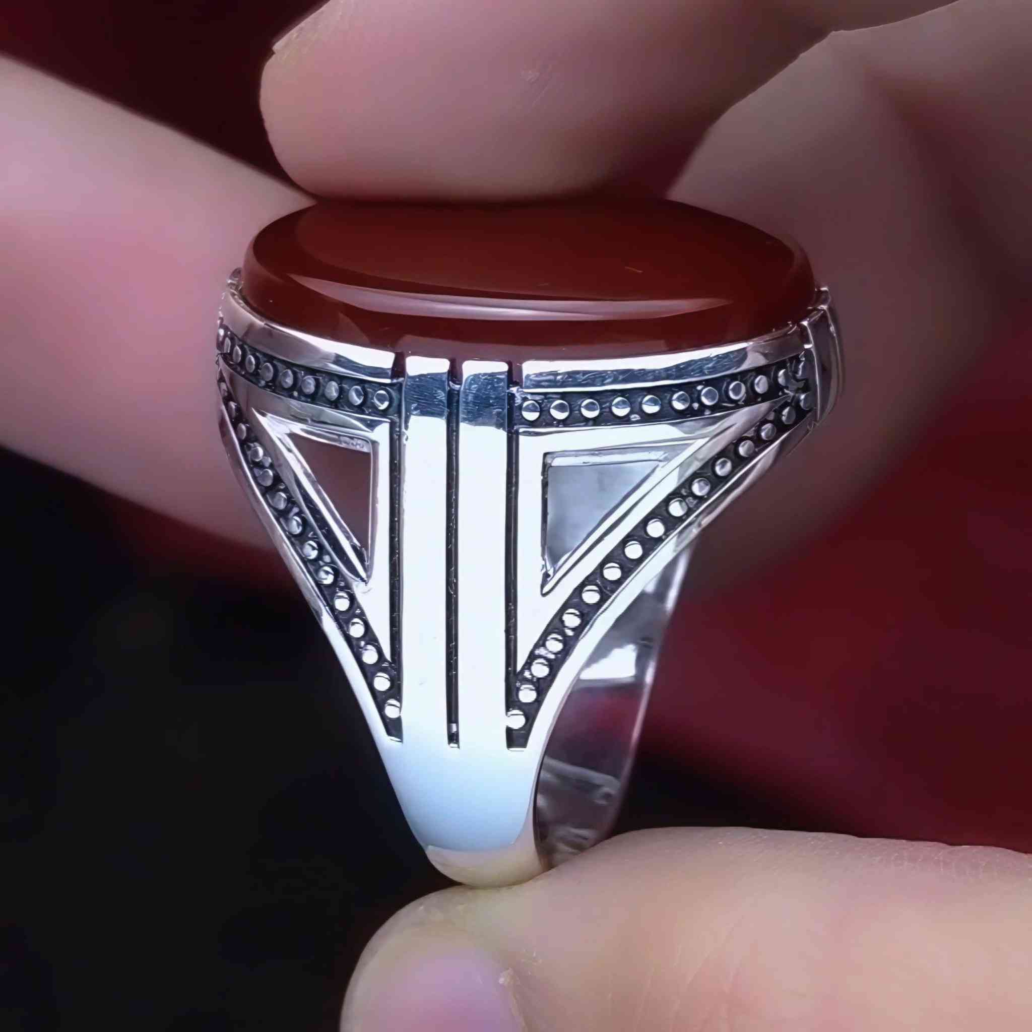 جديدنا على مدار رمضان 🌙
لأن التفاصيل تصنع الفرق 👌
نقدّم لكم خاتم فضة عيار 925 بتشطيب راقي ولمعة تدوم، تصميم يجمع بين الفخامة والبساطة ليليق بكل إطلالة.
✔️ خامة فضة أصلية
✔️جملة-تجزئة
✔️ تصميم مميز يناسب جميع الأذواق
✔️ مناسب للاستخدام اليومي والمناسبات
✔️ خيار مثالي كهدية راقية 🎁
✔️للتواصل والطلب  معنا عبر الواتس اب
خلك مختلف… وخلي أناقتك تتكلم عنك 🤍
للطلب والاستفسار راسلنا على الخاص 📩
#خواتم_فضة #أناقة #إكسسوارات #هدية_مميزة #فضة_925


**إذا كنت صاحب هذا الإعلان وتريد حذفه لأي سبب، رجاءا أرسل رسالة إلى الدعم الفني**