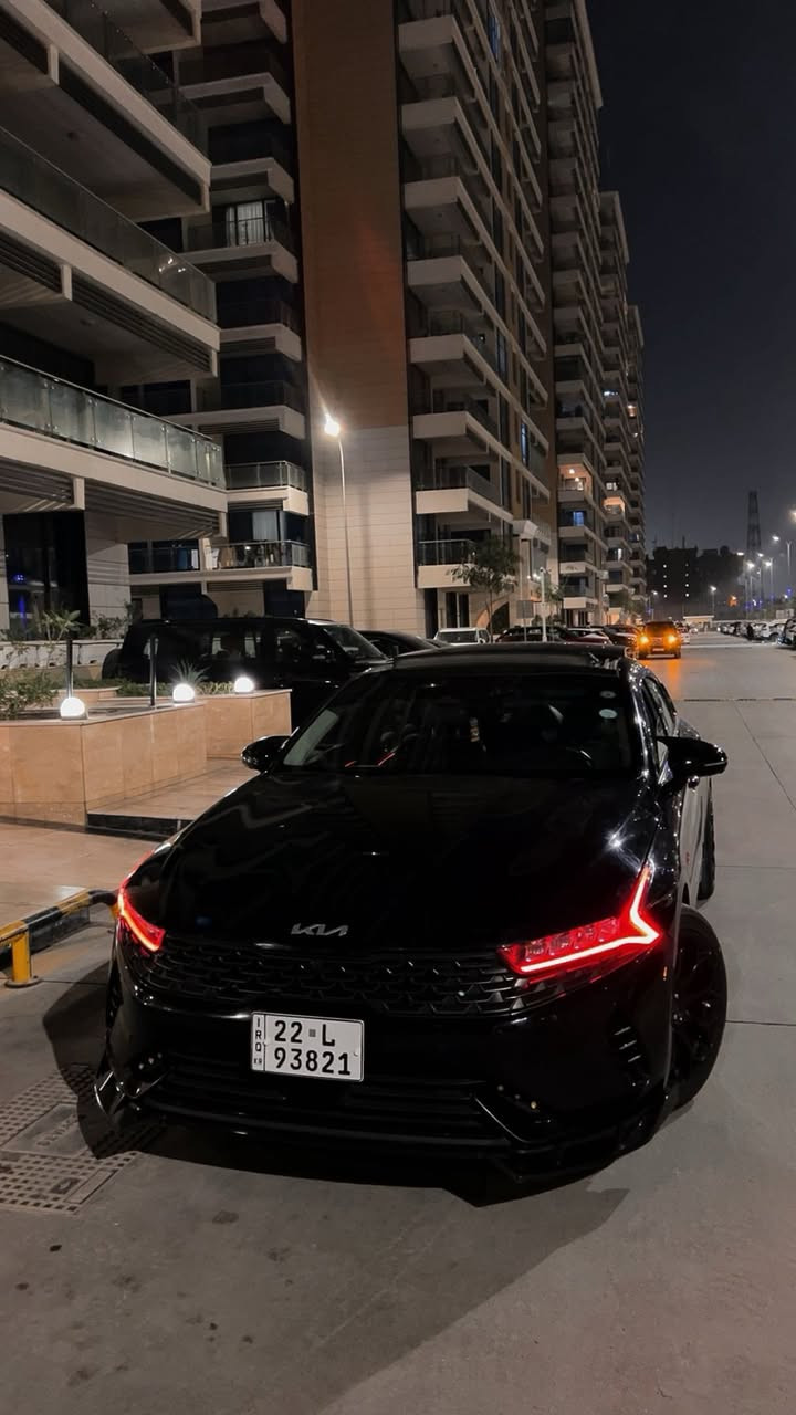 كيا كي فايف 22ex بريموم اعله مواصفات بل كي فايف قطعتين صبغ بدون دواخل بدون ايرباك بيها بارد حافه البنيد شي بسيط بجم كبس بدون حوض  ماشيه ٦٤ميل 
٤كامرات +سستم بوز 12سماعات 
كشنات ثنين كهرباء+تدفئه وتبريد وذاكره 
تبريد قطعتين +داخل صاج 
كشنات جلد اسود 
مري شفط +بانروما 
رادرات ٣٦٠+حساس امامي خلفي
مرايه تعتيم +جام اوتو 
السياره مصروف عليها وياله رياضيه سستم كامل كماليات ليدات داخلي متغير +ليدات خارجي متغير اصليات  
بوليش ونانو وحمام مسويلها 
للبيع 
 ***********
السعر ١٧٨ وبيها مجال بسيط
