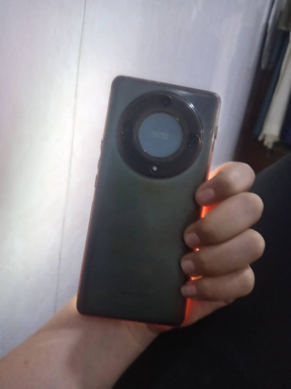 سلام عليكم
موبأيل للبيع و مراوس
موبايل هونر x9a
ذاكرة 256
 رام 8 +5
 كليش ما مبدل شرط
المكان الأيسر حي الريشرية رقم ***********
 السعر 250 الف بي مجال
