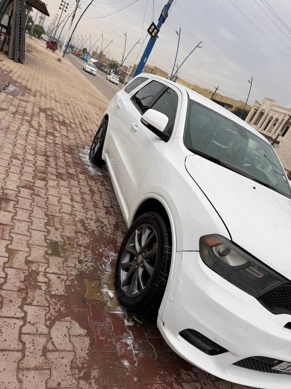 سلام عليكم لبيع دوج دورنكو موديل 2017 بسمي رقم بغداد انكليزي السياره VAP فول مواصفات التفاصيل داخل السونار مكينه 3600 السياره جديده حيل السعر220 وبيه مجال الشراي *********** اخوان مكلف بل لنشر
