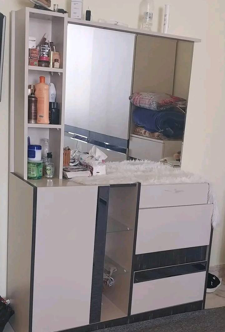 نظافه 💞واناقه💞 ونزاكه 💞
🔙وهم جديد ‼️
كل هذا موجود من خلال هذا العرض 
 #غرفه للبيع
♦️:::  نوع تركيه 
♦️::: تتكون من 6ابواب مع سرير وزاويه 
بقية  الملحقات 
- - - - - - - - - - - - - - - - - - - -
#جديده-#استخدام شهرين فقط 
- - - - - - - - - - - - - - - - - - - - 
#السعر مليون ونصف 
#العنوان بصره ابو الخصيب منطقه ابو الجوزي
#للاستفسار تواصلو مباشرتا مع صاحبه ع هذا الرقم 
***********
متوفر واتساب ايضا
