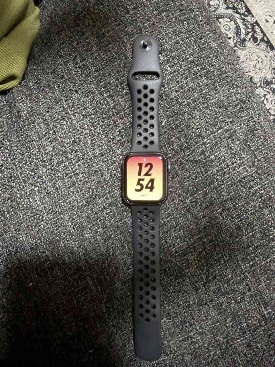 ساعه ابل واتش الجيل الخامس نايك
نظافه 90‎%‎ 
بطاريه 85
اصدار نايك الاصلي
مراوس بساعه اوتوماتيك نزل الي عندك بل تعليقات
مكاني بغداد كراده
***********
