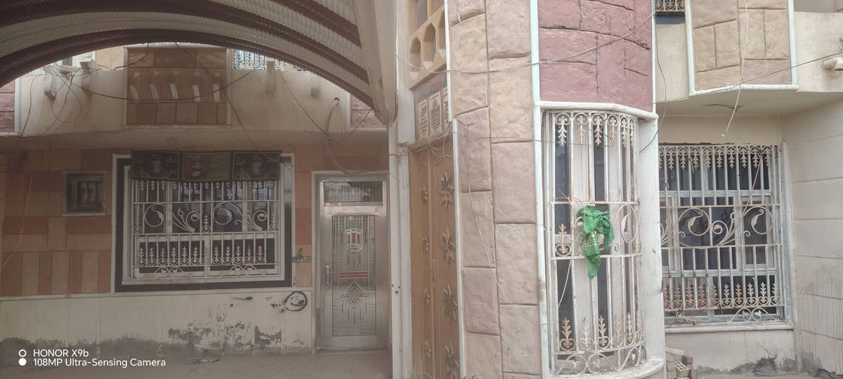 للبيع دار طابو صرف حي المعلمين المربع الأول مجاور معهد العطاء المساحه ٢٢٥م طابقين جاهز الارضيه مرمر اتصال ***********
