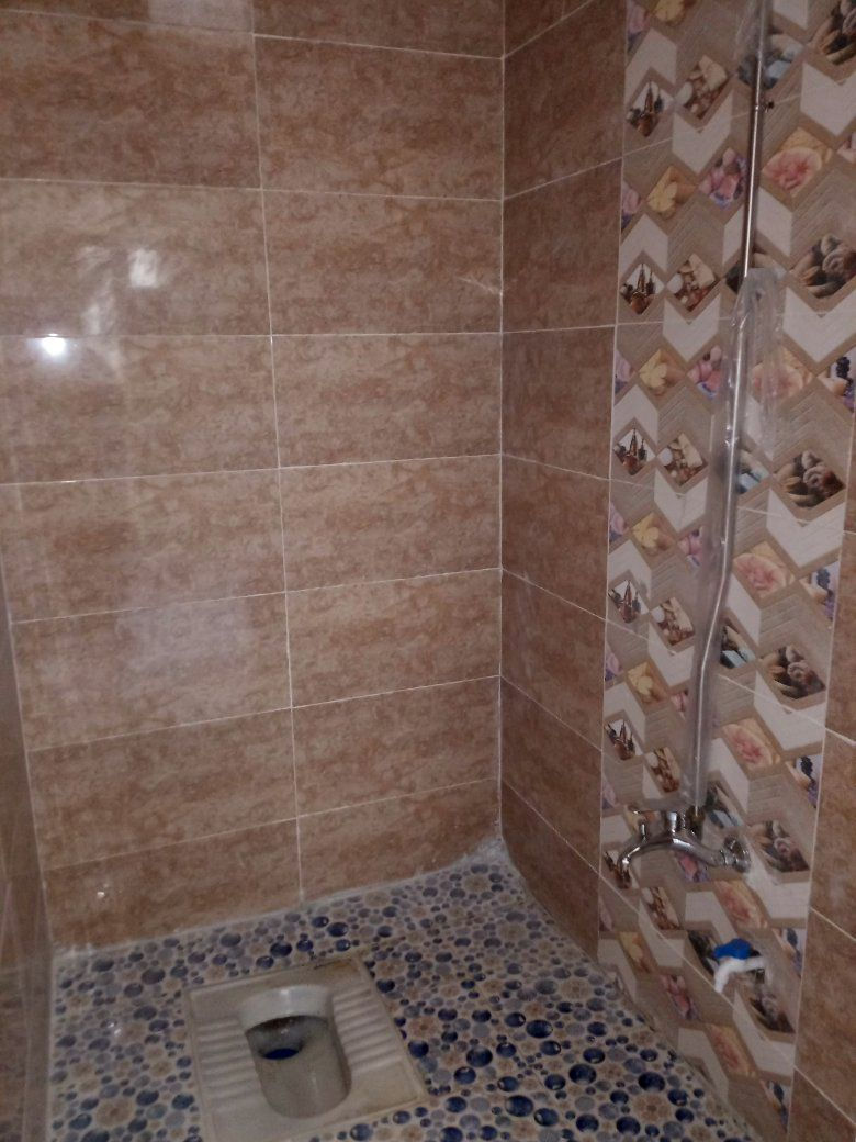 سلام عليكم 
بيت ٥٠متر جديد البيع بعد مامسكون منطقته السواد قريب على مرقد الحر ع بناء طارم واستقبال مطبخ مفتوح على صاله وغرفه منوم ومنور صحيات وثاني غرف نوم وحمام بيتونه وسطح *********** سند ٢٥
