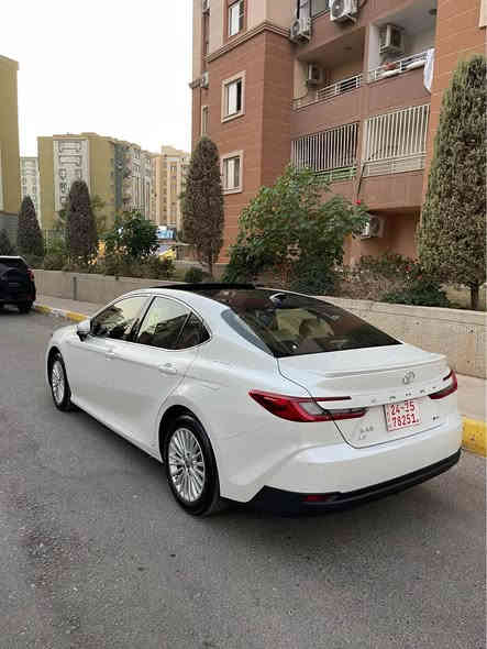 كامري هايبرد شركة ساز صفر كيلومتر سقف بانورما حساسات امامية وخلفية ورادار امامي وخلفي مرايا كهرب تشغيل عن بعد. 2025. HEV. SAS السعر30.300$ يعني 3دفاتر و3ورقات السياره 0km
 واتساب*********** أربيل
