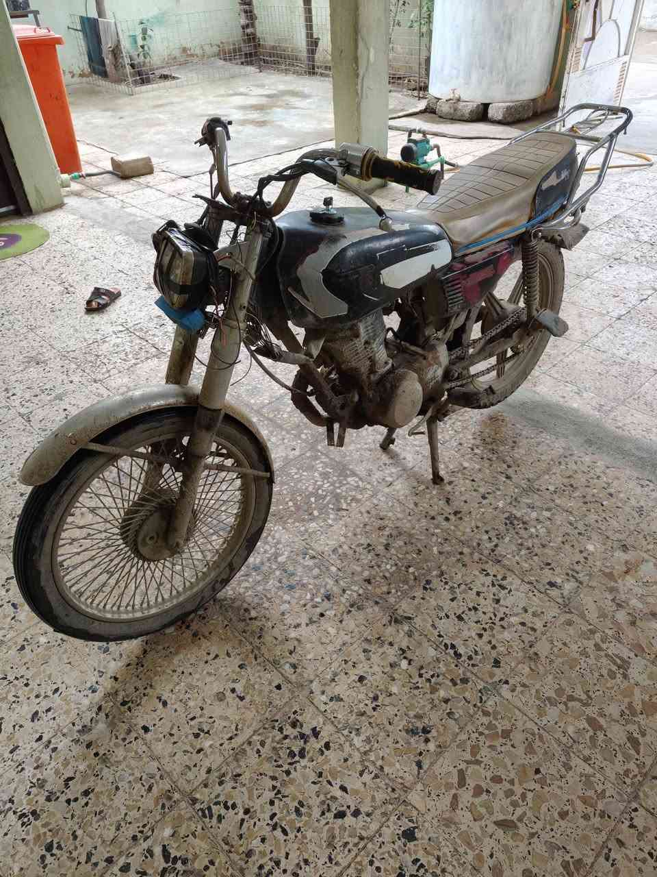 السلام عليكم ماطور تايكر مابي اي عيب فقط عوزه غسله سعر 170 مكان حمام العليل


**إذا كنت صاحب هذا الإعلان وتريد حذفه لأي سبب، رجاءا أرسل رسالة إلى الدعم الفني**