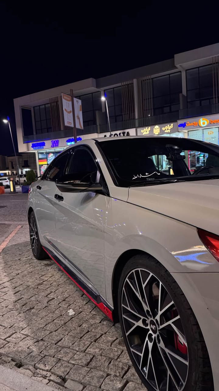 السلام عليكم 🫡 

النترا N موديل 23  1/1

2000 تيربو

ماشيه 64 الف كيلو. 

السياره عليها تزويد. 

السياره مصروف عليها كلش هواي ولا تقارنها ب الستوك 
رجائاً. 

حادثها مرفق بالصور ما يحتاج شرح. 

كل تفاصيل السيارة داخل الصور. 

السعر  175 وبيها مجال بسيط.!

رقم الشاصي kMHLW4AKXPU009421

رقم الهاتف:- *********** أربيل, العراق
