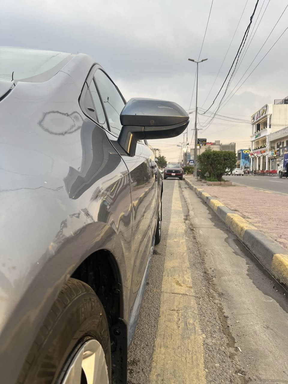 كورلا 2021 ماشيه 88 داخله كلين بدون حادث حالين بيه فقط بوارد بالجاملغات الاماميه وشويه شخوط بالباب وبيه كم رصعه بالقماره بدون صبغ ولا قطعه مفتوحه #ولا ايرباك طاك  رقم بغداد بسمي 
مكانه بغداد ***********
السعر 134
