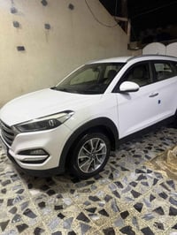 توسان خليجي رقم بغداد بسمي 2018  قليل صبغ ماشيه 107 الف السعر 178 $ (0...