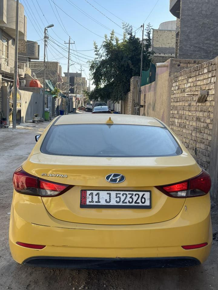 سلام عليكم النترا وارد امريكي 2016 حادث امريكا فقط باب خلف السائق تبديل ولباقي شرط السونار مكينه وكير بحالة جيدة 
حجم المكينه 1800 دوش
مواصفات السيارة 
مانع انزلاق 
ايكو تقليل صرف البانزين 
تحكمات ستيرن
مثبت سرعة
تحكم جهتين 
زنون لايت عالي اصلي
كشافات ثلجي 
سيارة رقم بغداد بسمي 
سنوية 2030
عنوان السيارة حله بابل مركز المدينة 
السعر120 وبيه مجال قليل 
***********
