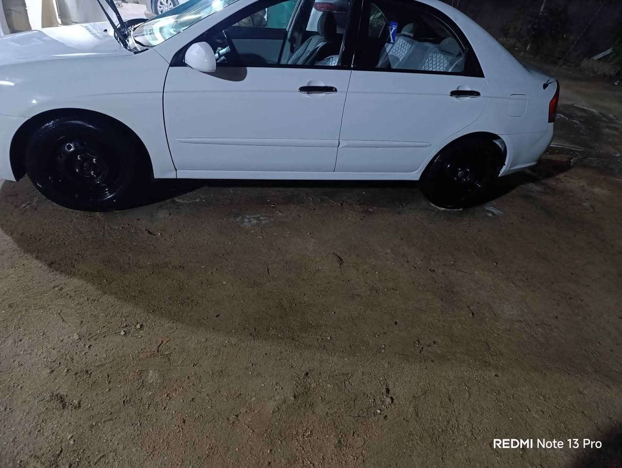 ياالله 
كيا سبكترا مديل 9
السياره بيها جاملغ وبنيد كير ومكينه وتبريد وحداديه كلهن كفاله دواخلها كلش نظيفه السياره مامتعوبه مال جناي ترايك وين ماتريد كهربائيات كلها سغاله بيها كامره وحساسات خلفيه وشاشه تدفئه شغاله السياره نظيفه السعر المطلوب 95وبيها مجال بسيط مكاني كربلاء 

*********** كربلاء, العراق
