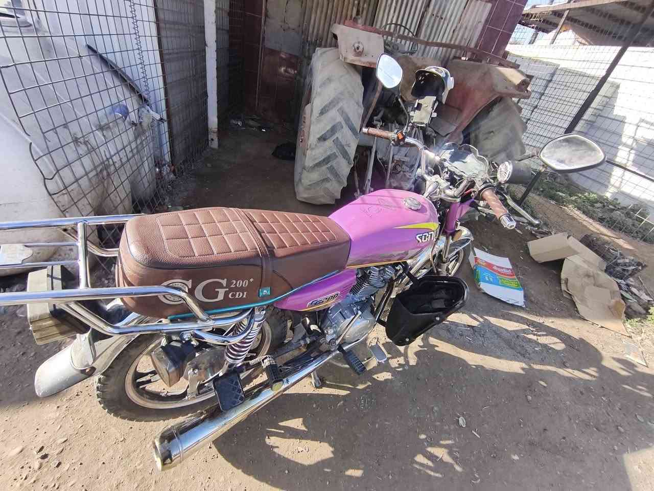 دراجه ايراني موديل 24 اوراق كامله كهربائيات كله شغاله محرك 200cc اي نقص مابيه كفاله عامه  مكاني تاجي / شيخ حمد ***********///***********
 شراي يتصل
