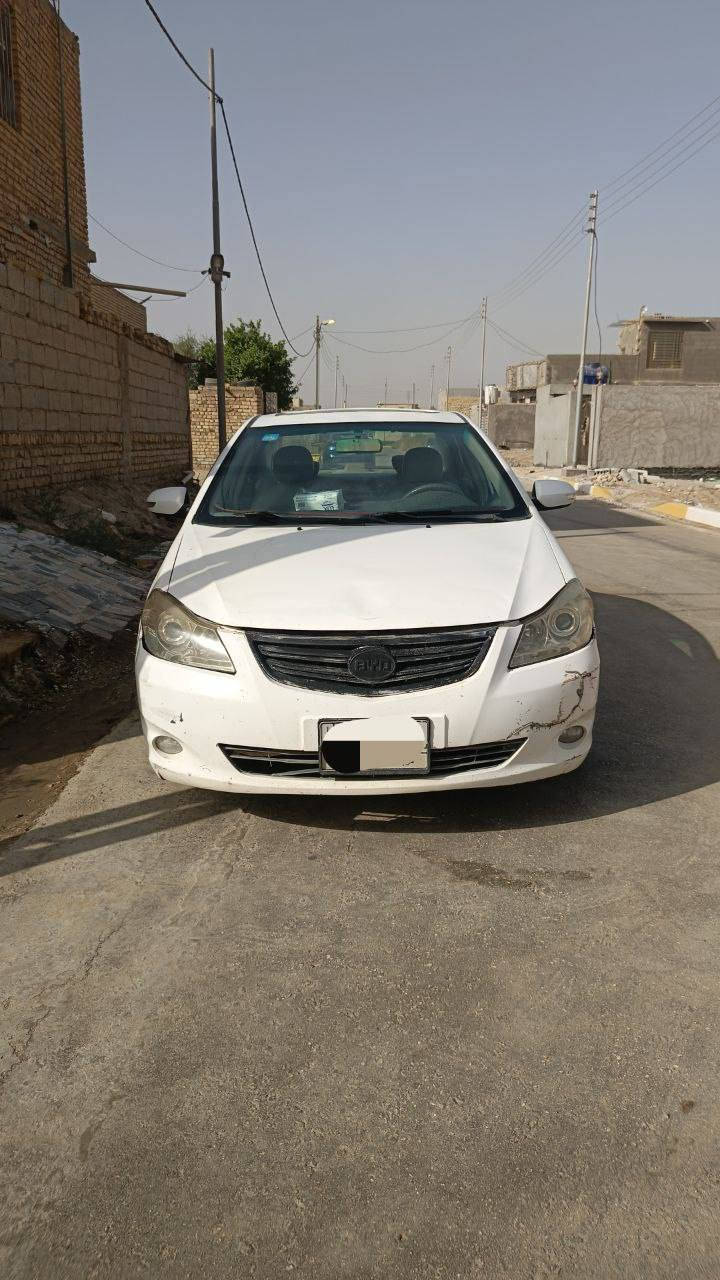 السلام عليكم سيارة للبيع نوعها بي وأي دي  G3موديل ١٣ لونها أبيض رقم كربلاء فتحه بالسقف شاشه بصمه محركها ١٦٠٠ أصلي السعر ٤٧وبيها مجال مكاني كربلاء طويريج رقم الموبايل ***********
