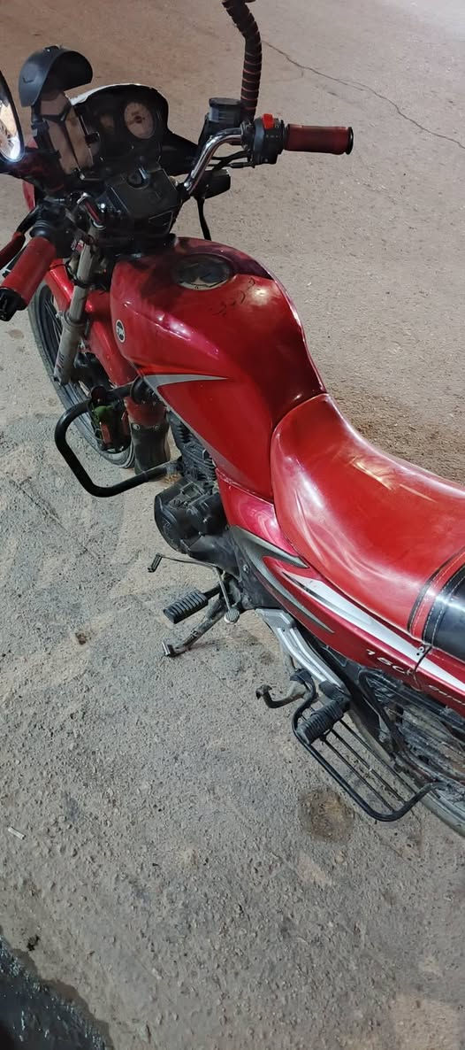 السلام عليكم اللهم صلي على سيدنا محمد  ماطور سايم مسجل سنويه الى 2028 مكاني راوه
الدراجه بأسم واحد من حديثه السنويه بعده رقم عربي 

وشرط لازم تحول هذه رقمي *********** ترهم مراوس بهوجي مو مهم الموديل مهم مسجل سعره مليون و 300 وبيه مجال انطي فرق حسب القناعه
