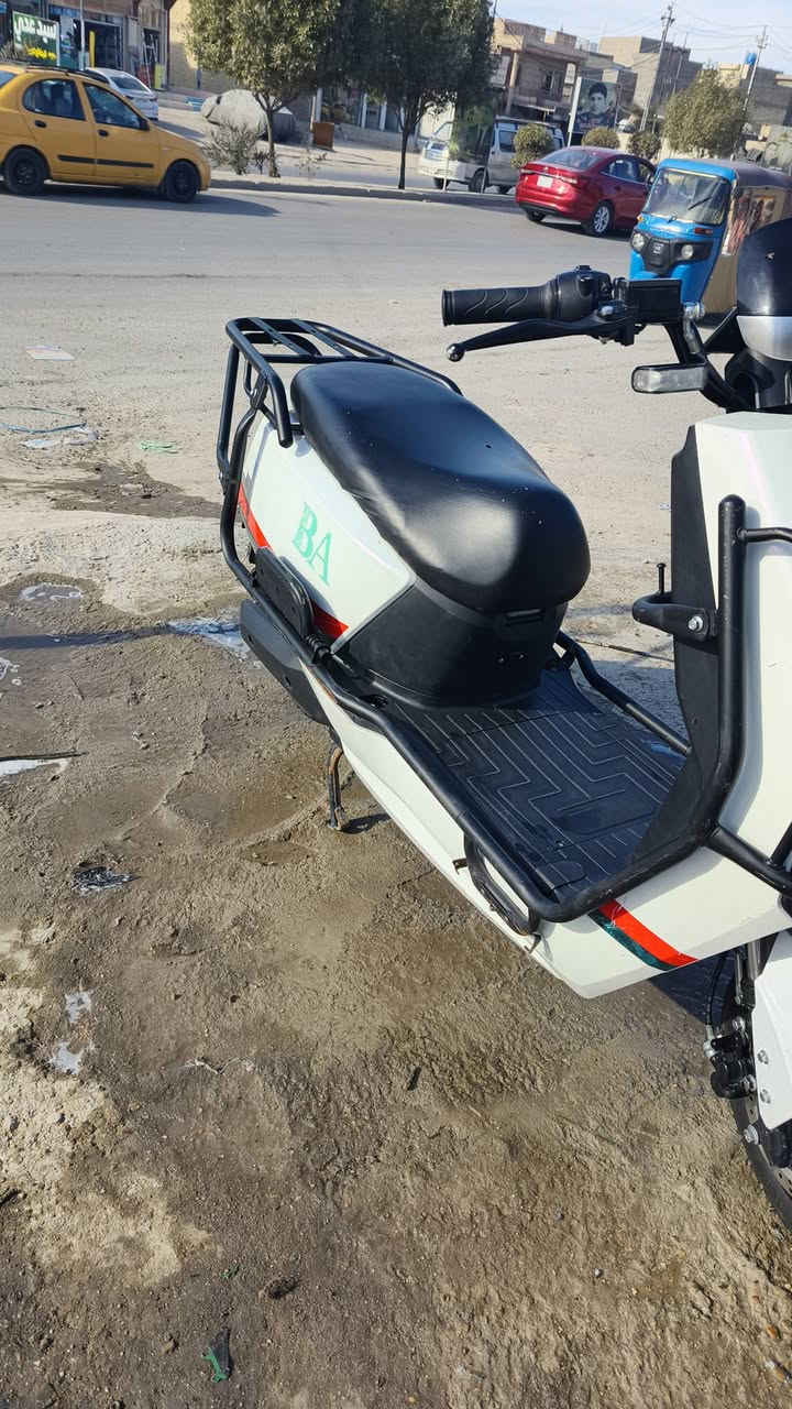 سلام عليكم اخوان دراجه شحن للبيع 6 بطاريات +كارت وبصمه وسويج بطارياته بعده بحيله ساله 5 اشهر من ماخذه مكاني البياع تقاطع درويش للستفسار خاص او رقم *********** للبيع او المراوس ماكس عدله
