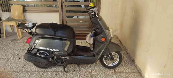 سلام عليكم بوليس مصطرة  دراجة كفالة عامة عدة الكفر خير من الله الدراجة رمبة اجيب فيتر وتجي تفحص دهن جديد تايرات جدد دراجة كلش نضيفة السعر مليون و 250 مكاني بغداد زعفرانية رقمي***********
