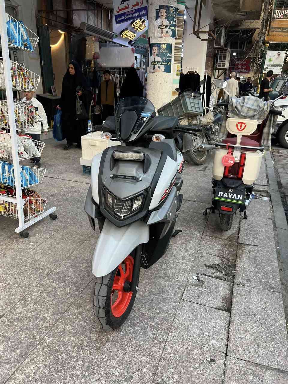 مكفولة كفاله عامه  25 درع خلفي.  واقيات دواسه مسويلهة بيبي اف  نضافة فول دراجه زيرو مامشية تجي تفحص اذا مو احسن دهن وبانزين محسن مرجوع  بيهة دبل شارة احمر سعرهة 2300 
غير هاذ سعر لاتتصل ولاتعامل دراجه نضيفة كلش ***********
