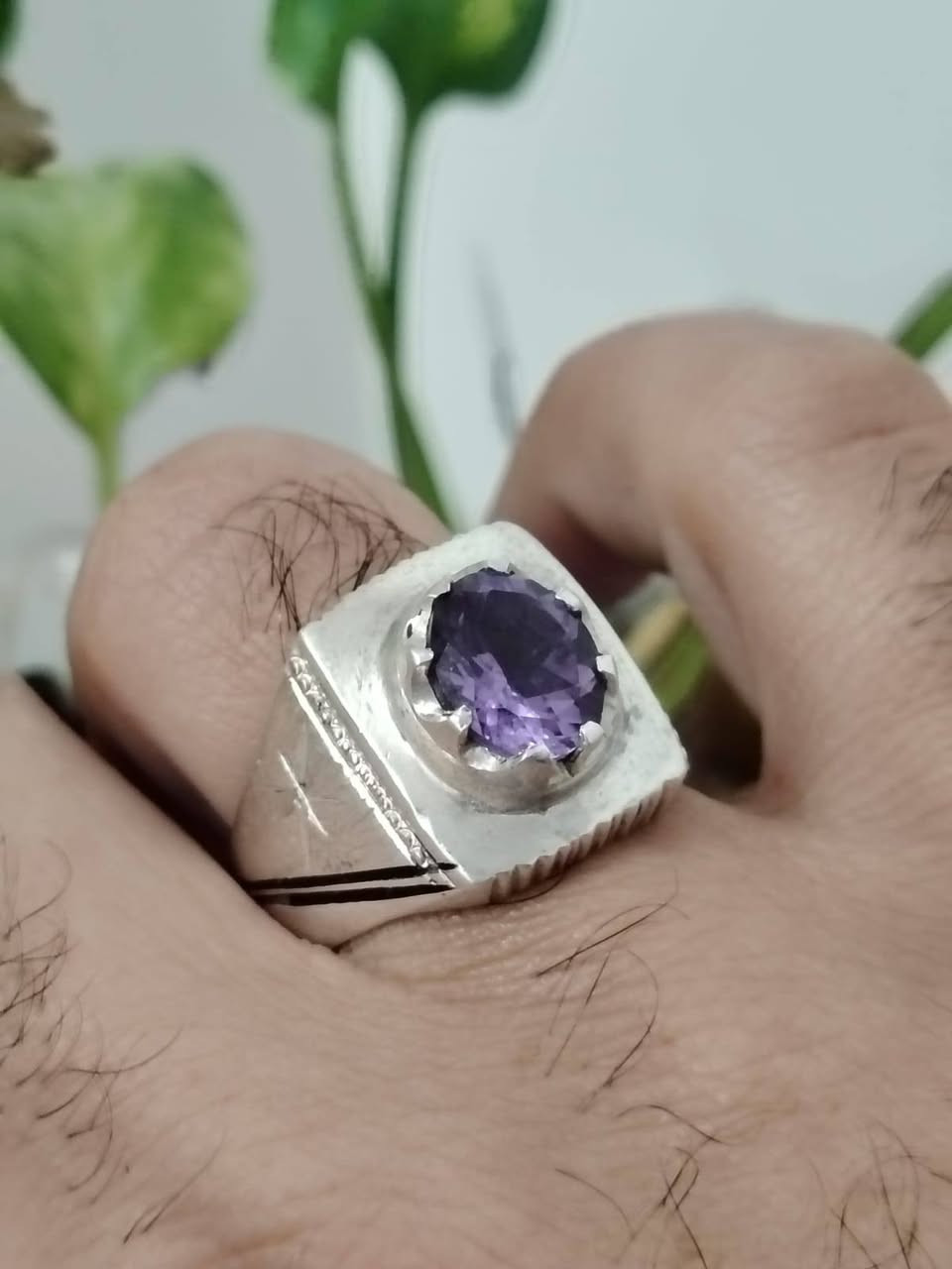 خاتم من الجمشت الافريقي الطبيعي
صياغة يدوية ثقيلة فضة عيار ٩٢٥
مع شهادة المنشأ وضمان الخاتم الاصلي
يوجد توصيل الى جميع المحافظات
التواصل ع الخاص او ع الواتساب ***********
