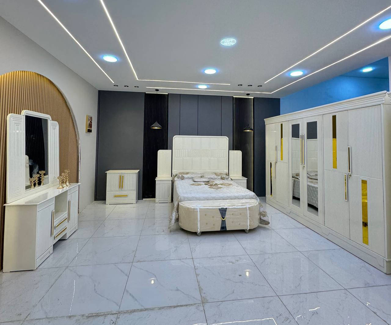 السعر // مليون و150 الف  فقط 😍

🔅تفاصيل الغرفة المرمري  ....

 خارج ٤ملم ام دي اف 🔺
وداخل معاكس ٣ملم 
صبغ حراري  درجة اولى 

عدد القطع  ٧ قطع 😍
🔺1 //جرباية  قياس  ١٦٠ × ٢٠٠ 
🔺//ميز جانبي ايسر قياس ٥٠
🔺2// وميز  جانبي  قياس ٥٠
🔺3// زاوية ارتفاع مترين عرض ٨٠
🔺4// وميز بلازمه  
🔺5//وميز مراية ارتفاع مترين عرض ١٢٠
🔺6// وكنتور ٦ باب  ارتفاع مترين و١٥ طول ٣ متر و١٥

القطعه الثامنة حسب الطلب شازلون
سعرها ٥٠ الف ❤️

(توصيل مجاني مركز بغداد )
التوصيل يشمل الشد مجاني 🔥
(اطراف ٥٠)
باقي المحافضات حسب البعد
شازلون سعرها ٥٠ الف
شازلون مخزن ٧٥ الف


**إذا كنت صاحب هذا الإعلان وتريد حذفه لأي سبب، رجاءا أرسل رسالة إلى الدعم الفني**