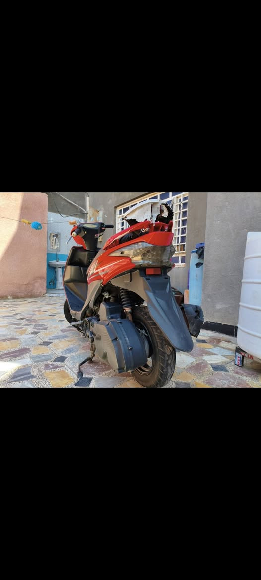 سلام عليكم ادرس صيني ب150 كوم حديد شغاله سلف هندر كهربائيات صوتها خشن عوزها تجفيت 
***********
السعر 150.
