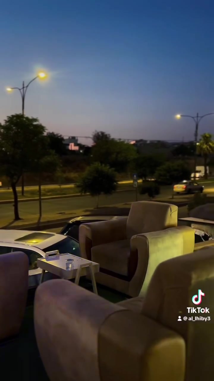 سويت 3 نجوم 6 نفرات فقط
85 الف مع فطور صباحي 

عرض لمدة يومين فقط 

***********

والغرف البقية النفر فقط 18 الف
