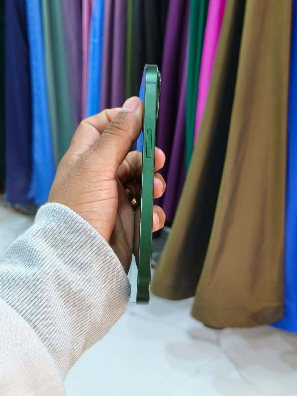 ايفون13ماستر نورمال شرط
ذاكره256
شاشا3خيارات 
فيس ايدي شغال
باتري73
كرتون وملحقات وشرط شرط ضد الماي نورمال
سعر380
***********
