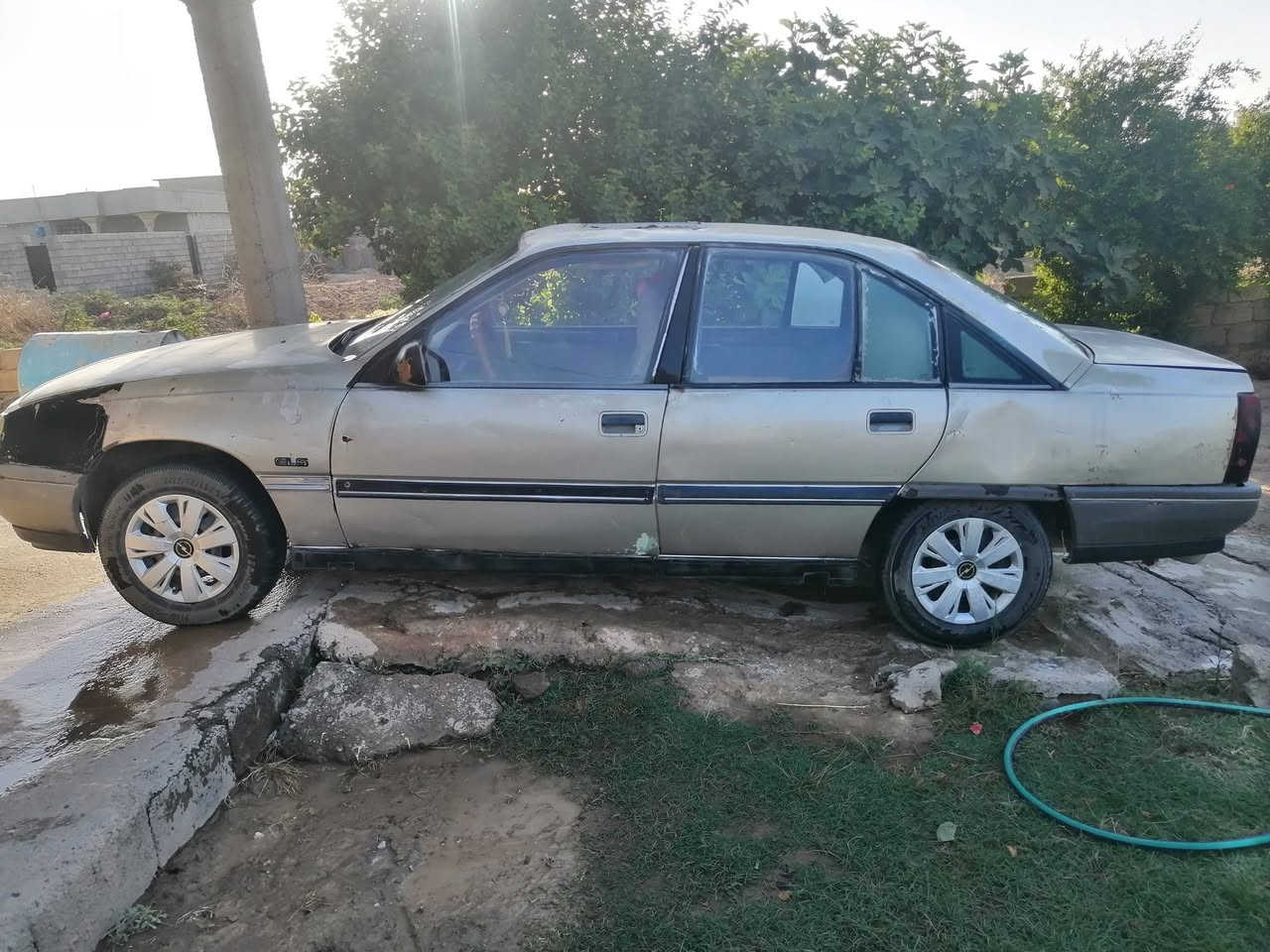 السلام عليكم ورحمة الله وبركاته
سياره  اوبل اوميگة  للبيع نظيفة مال بيت 
بيها وكالة عامة الشرعي موجود 
السعر  10 اوراق


**إذا كنت صاحب هذا الإعلان وتريد حذفه لأي سبب، رجاءا أرسل رسالة إلى الدعم الفني**