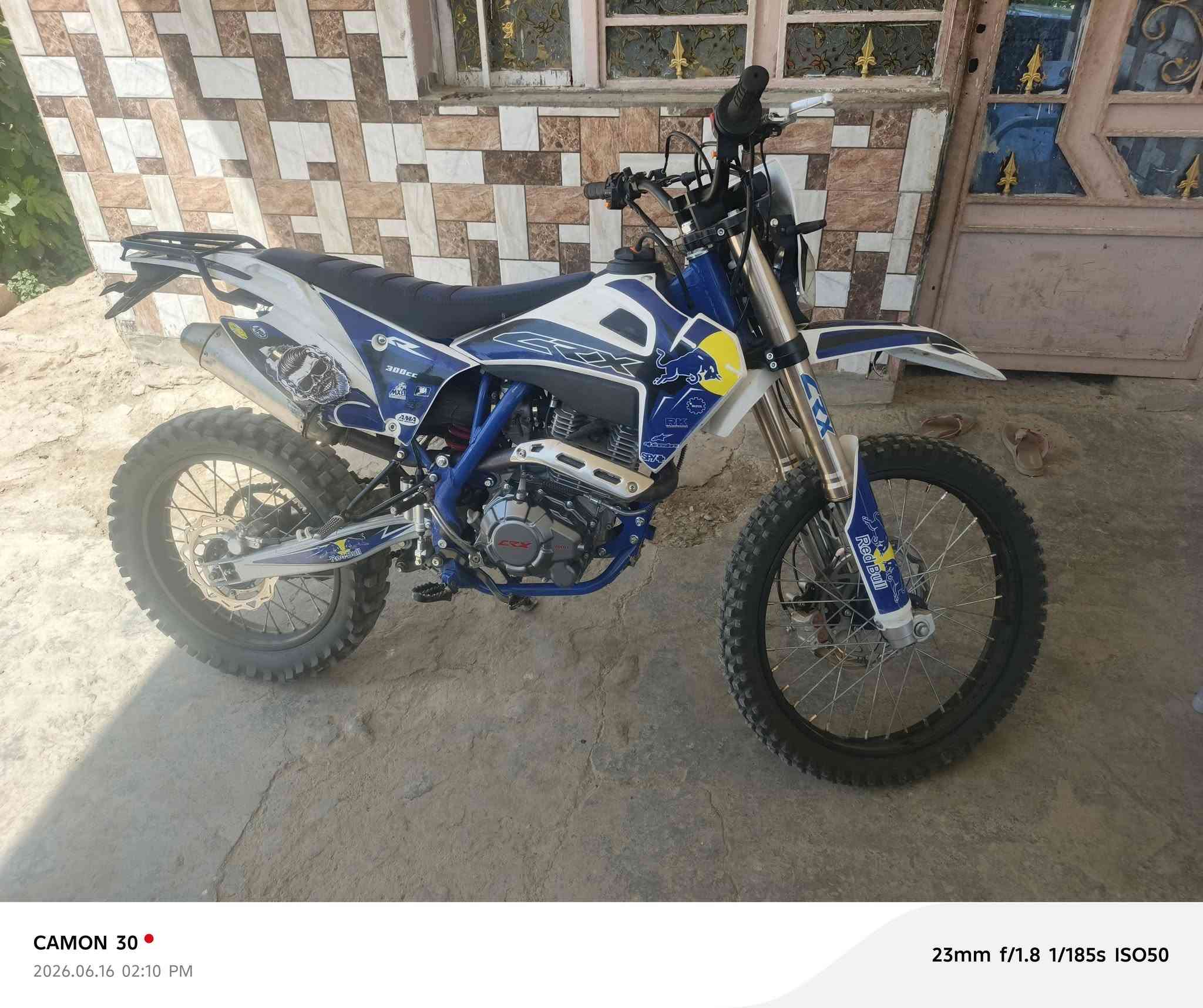 السلام عليكم قفاز للبيع موديل 25 سعر مليون500 بمجال مكان ديالى خالص*********** ماكينه 300
