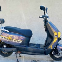 دراجه شحن ام عيون 5 بطاريات ع الفحص شرط  تمشيك 45 كيلو  سويج واحد وبصم...