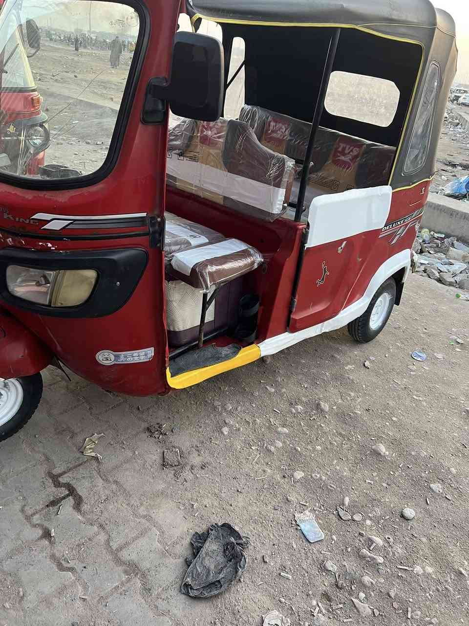 تكتك تي فيس 2021 طالعه 2022 رقم انكليزي وسنويه 
تايرات جدد حداديه صلايب جديده 
كهربائيات كلها شغاله لايت زنون 
محرك تجفيت شركه مره وحده مكينه ابلاديه مال شركه 
دوشمه كشنات ولايلون جديه فابلون 
بيها ضربه جوه سكن الوره بصمه وهندر شغال  
المكان البصره القبله السعر 6  وربع وبيها مجال ***********
