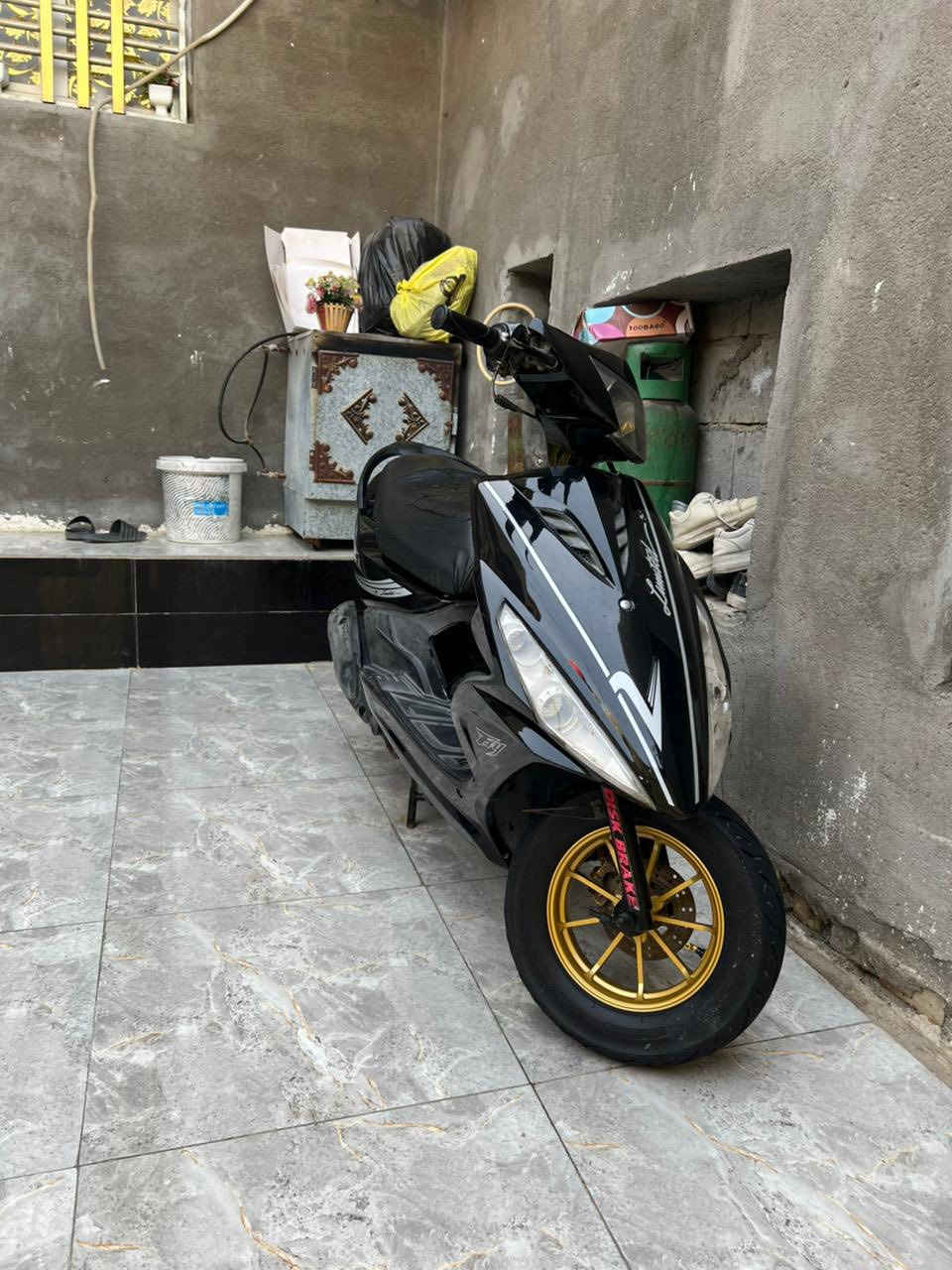 السلام عليكم ماكس مضلع ياباني للبيع أو للمراوس  2008 مكفولة الدراجة مكينة مامفتوحة بوشة بلاد 49 الدراجة مكينتهة خرسة وناعمة ماتنسمع فول ملاح شلعة معدل فول نكرة سلف الدراجة ودكة هندر ويل رياضي كهربائيات كلهة شغالة دبلات كلهة شغالة تايرات جدد جلاتين الدراجة ماعوزهة اي شي وبل عافية عل ياخذها السعر 650 وبيهة مجال للشراي مكاني البصرة المعقل رقمي ***********
