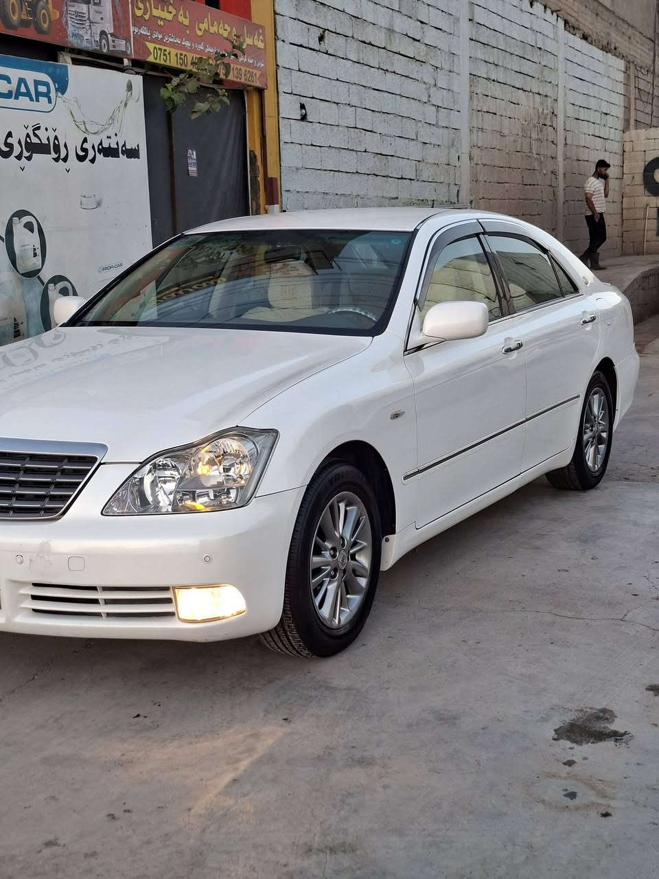 سه ره تا به ناوى خودا
شا هينه ساخ ساخ ٢٠٠٧ 
بجوك به كه وره ساج مه له كى ئا لتونى با زار 
ناو زه رد 
٣ دووكمه به رده كا ميرا حاسه 
به ك لايت ليزه ر 
تايه ويل نه وتى بيلاد 
سه يا ره كه مالانه هى مه عره ز نييه ئه وه ى تو بليت مه سره ف كراوه زور توندو توله بى ته قه و ره قه هه تا بلى جوانو ريكو بيكه بو مه سره ف مه كه رى له و سه ياره ته بريد سارد كه رم به شه رت ده عمو ليدراوى به شه رت سه قفى شوشه يى 
بيويست به وه سف نا كات خوى ئه دويت سونه ريم دا نا وه 
سعرى ٨٠ كه لاو كه ميك مه جال موشته ريت ته له فون بكه 
له سه يد سا دقم 
***********
***********
