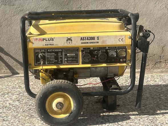 للبيع برغب ممفتوح بيها مشتغله قليل مكاني بغداد جسر ديالى الجديد هاتف بي واتساب *********** السعر 100 قفل
