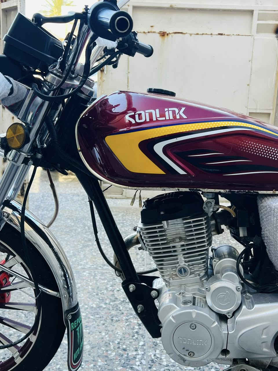 السلام عليكم
دراجه ايراني سيفان 

موديل 2024. شكل ال 25.            محرك    200cc

لون ماروني دراجه زيرو ما مدحلك بحلالي بس تركب وتشوف ذا مو أريح من البوكسر كهربائيات  اشاير كله شغاله كامله           اوراق كامله 

❗️دراجه سوبر يعني تبريد لمكينه.         ***********  

السعر_____750  ولحد يكسر بيه تلكه احسن منه 

                       ❗️كفاله عامه  

مكاني بغداد العامريه      رقم ***********
