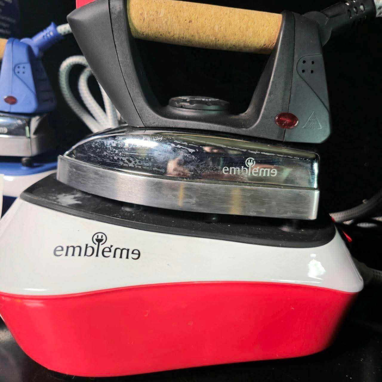 سوي متابعة بالاول ليصلك جديدنا 
مكواة بخار نورفا امبليوم
قوة عالية… بخار قوي… نتائج احترافية 👔🔥
📌 نبذة:
مكواة بخار عملية وقوية مناسبة للاستخدام اليومي، توفر كي سريع وفعال مع بخار قوي يزيل أصعب التجاعيد بسهولة.
📊 المواصفات:
القدرة: من 1900 إلى 2300 واط ⚡
ضغط البخار: يصل إلى 3.5 بار 💨
سعة خزان الماء: 850 مل
تدفق بخار مستمر: 80–90 غرام/دقيقة
تسخين سريع خلال 3–5 دقائق ⏱
🛠 المواد:
قاعدة المكواة من الألمنيوم عالي الجودة
هيكل داخلي متين من الألمنيوم
🔥 الأداء:
بخار مستمر بضغطة واحدة
دعم البخار العمودي (للستائر والملابس المعلقة)
غرفة تبخير مزدوجة لفعالية أعلى
🔒 الأمان:
مزودة بأنظمة حماية للسلامة
📦 الملحقات:
كوب قياس الماء
📏 الأبعاد:
28 × 22 × 26 سم
🔥 خيار مثالي للي يريد سرعة وقوة بالكي بدون تعب
ضمان سنة 

السعر 80 ألف 
توصيل لجميع المحافظات 5


**إذا كنت صاحب هذا الإعلان وتريد حذفه لأي سبب، رجاءا أرسل رسالة إلى الدعم الفني**