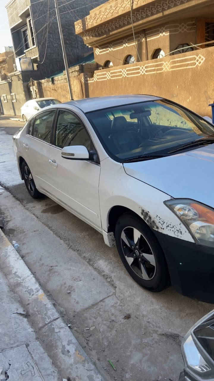 للبيع نيسان التيما ٢٠٠٨ امريكي حادثه خلفي و بالعراق جاملغ وبنيد بدون دواخل بدون شواصي كير ومكينه بحاله ممتازه سعر ٦٣ وبيه مجال  ***********
