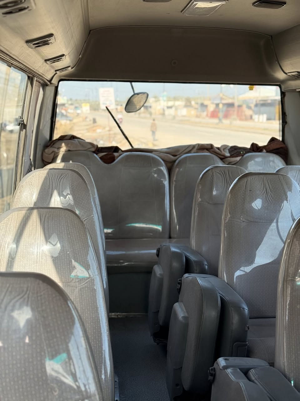 السلام عليكم 
كوستر ٢٠٠٧ للبيع 
سياره جاهزه من كلشي 
محرك جديد شاده 
كير اكسن مكفول 
تخم تاير جديد 
باب كهربائي
سياره مابيها ايي نقص وحلوه سياره بيها صبغ حزام جماليه  
مكاني كربلاء السعر ٢١٠ وبيها مجال حك الجيه 
***********
