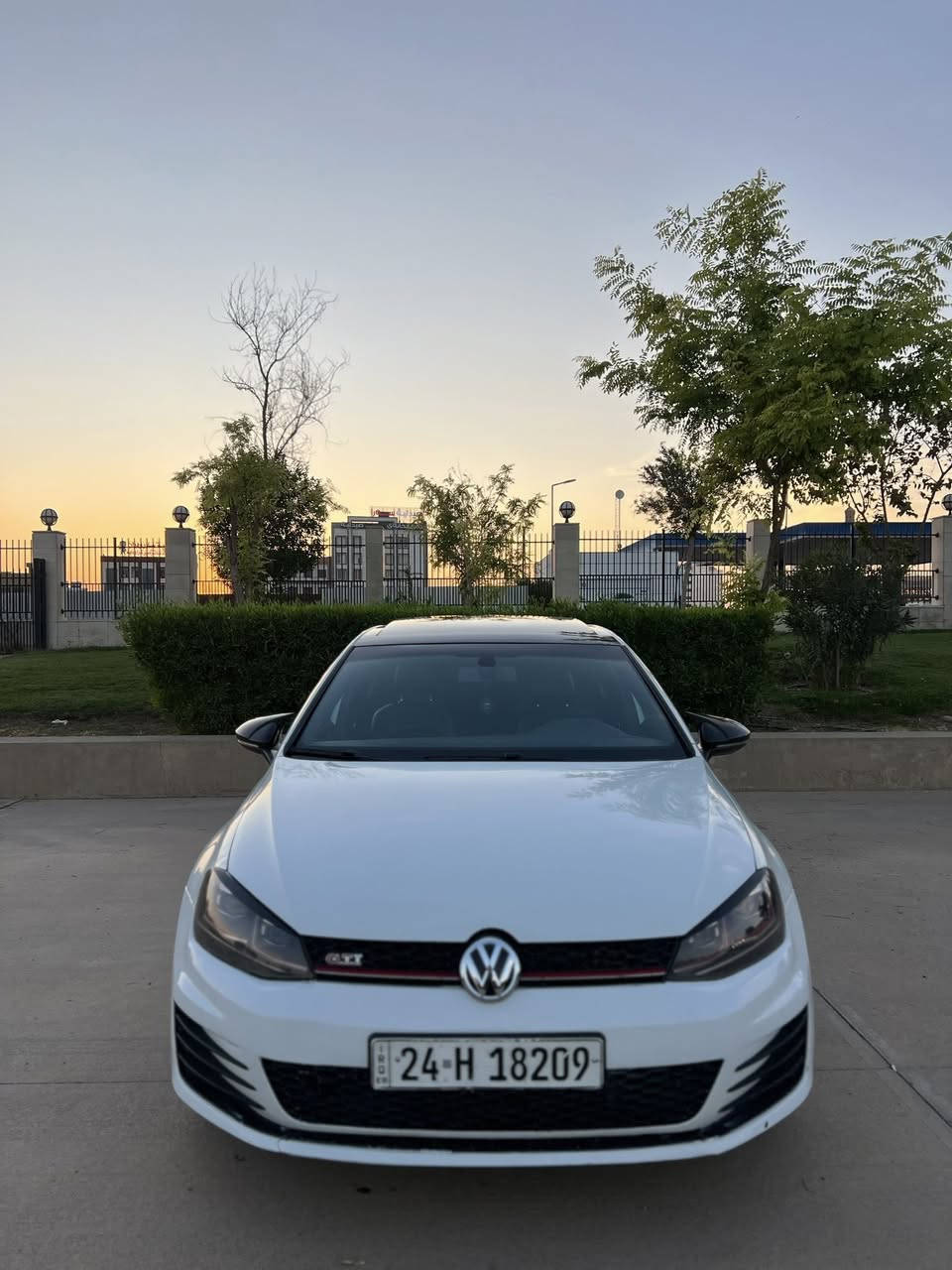 سلام عليكم ورحمة الله وبركاته
2017
Golf GTi mk7 stage1 
مكينه 2000 توربو 
فول مواصفات 1/1 
مراوس بشمالي بدون فرق اريد شي راس براس 
السياره بيه 3 قطع فقط وشويه دواخل وبيه مكانين بارد 
السياره رقم دهوك الجديد 
تحويل وكاله بشرط 
سياره عليه خوش تزويد كلش 
شوته عطاس 
وعليه داون بايب وبيه بك فاير كلشش حلو ناشره بل صور 
حلوك صالنصه كورسا 
📍السياره مكانه اربيل 
سعره : 125وبيه مجال كلش بسيط 
والي يشوف سياره غاليه يلكه الارقه ياربي 
***********📞
